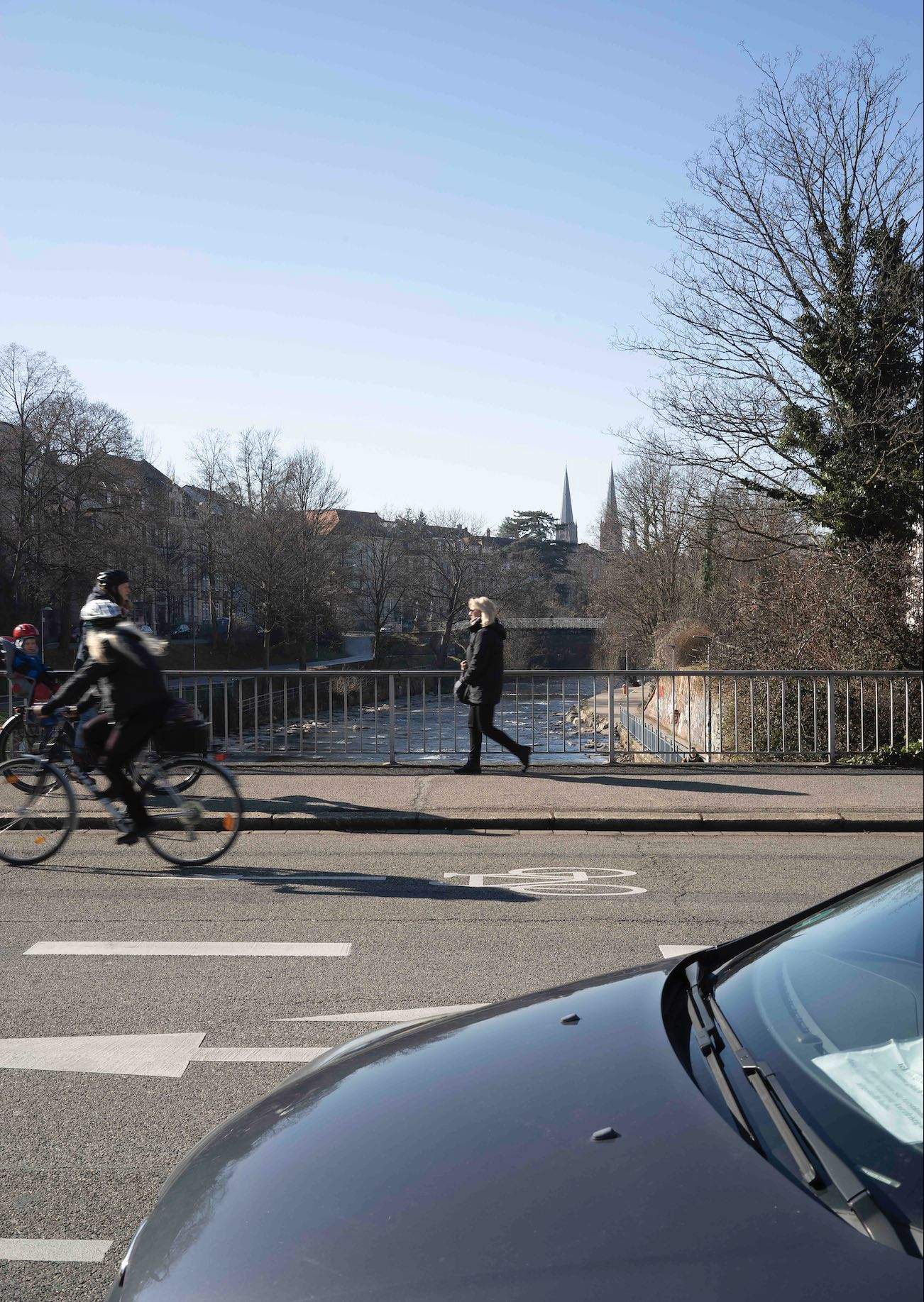 Anas Kahal, AUF DER SCHWABENTORBRÜCKE, 2023, Courtesy der Künstler