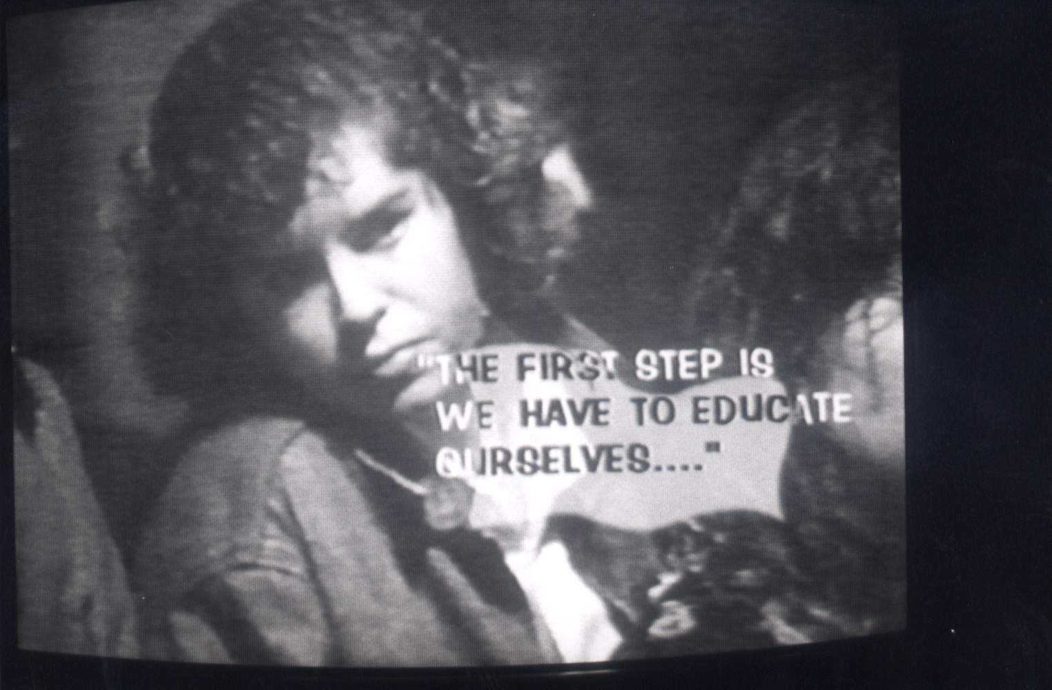Dara Birnbaum, Videostill, CANON: TAKING TO THE STREETS, 1990, Courtesy die Künstlerin