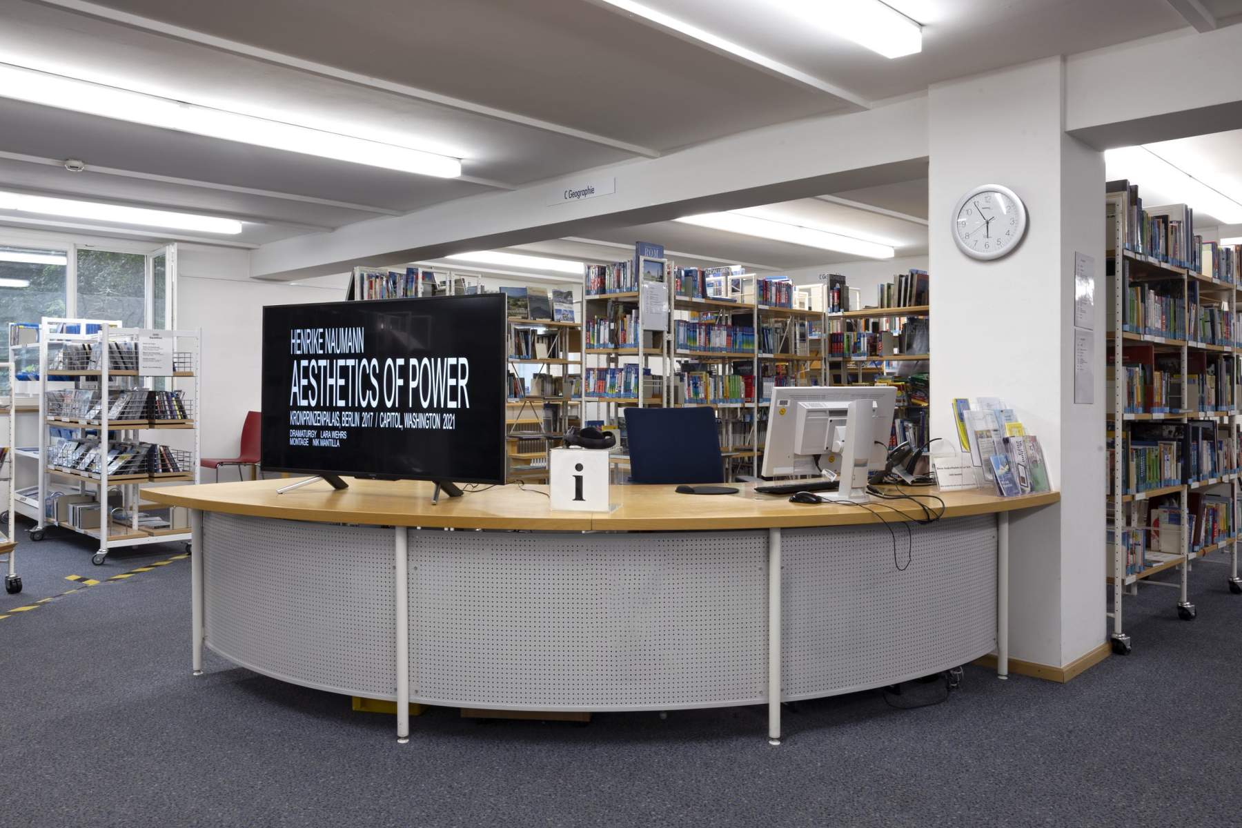 Henrike Naumann, AESTHETICS OF POWER, 2021, Ausstellungsansicht Stadtbibliothek Freiburg
Foto: Gina Folly, © Biennale für Freiburg 2