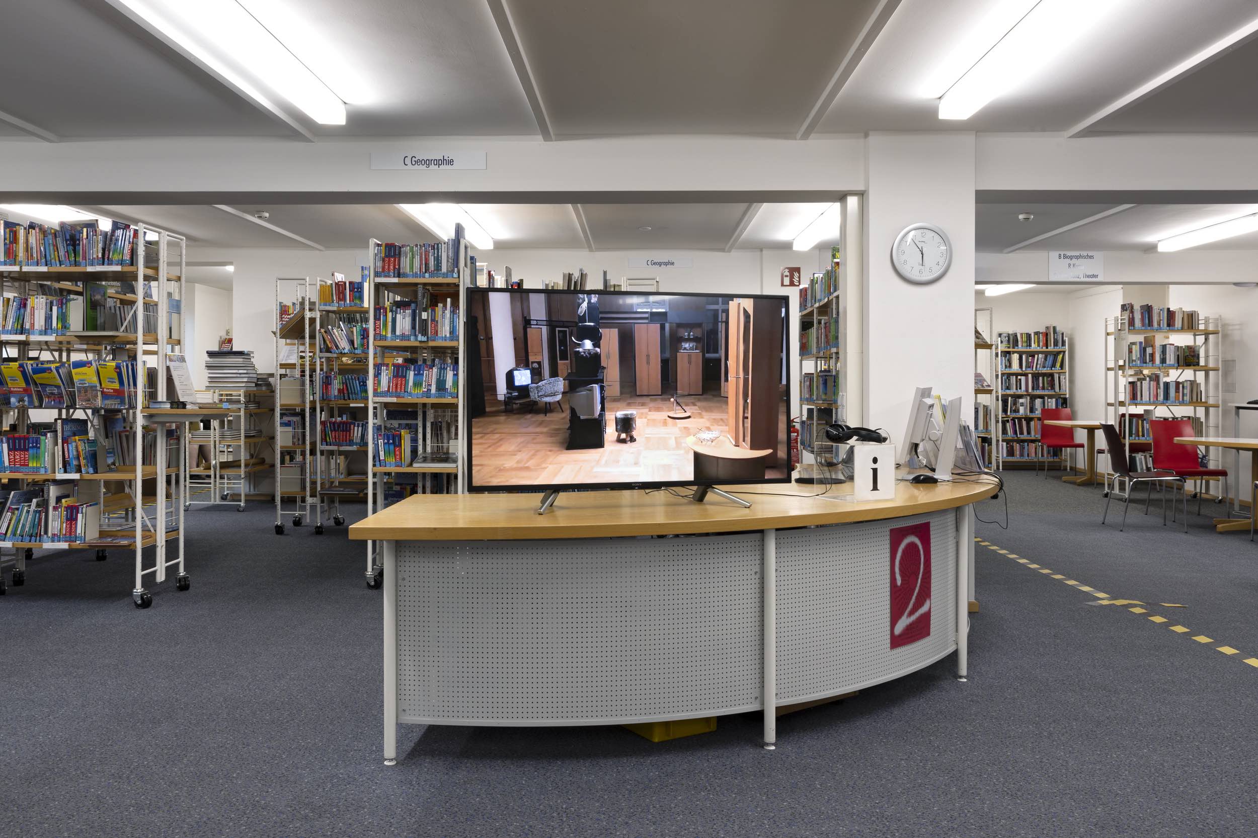 Henrike Naumann, AESTHETICS OF POWER, 2021, Ausstellungsansicht Stadtbibliothek Freiburg
Foto: Gina Folly, © Biennale für Freiburg 2