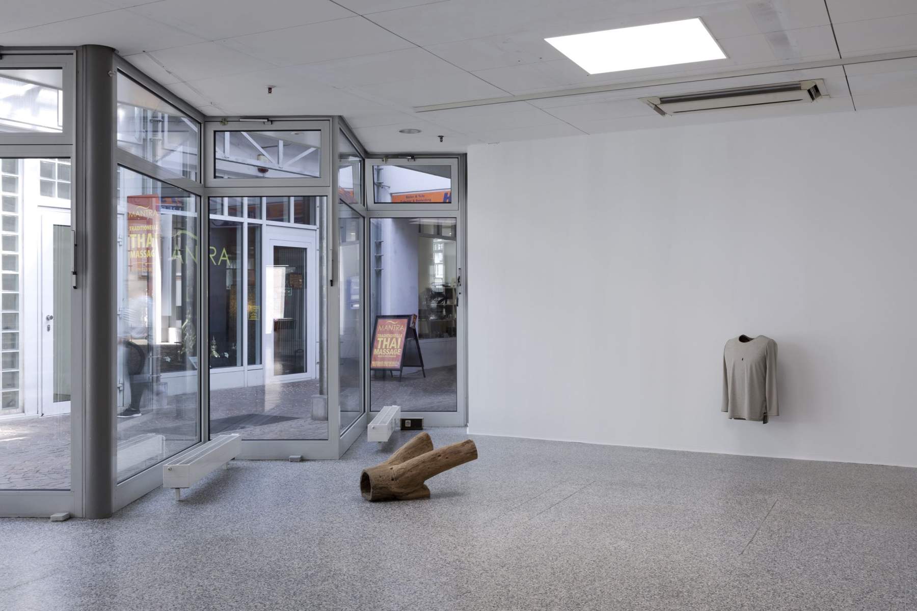 Maria Toumazou, FUTURE EXPOSURE, 2023, Installationsansicht DELPHI_space/außenstelle
Foto: Gina Folly, © Biennale für Freiburg 2
