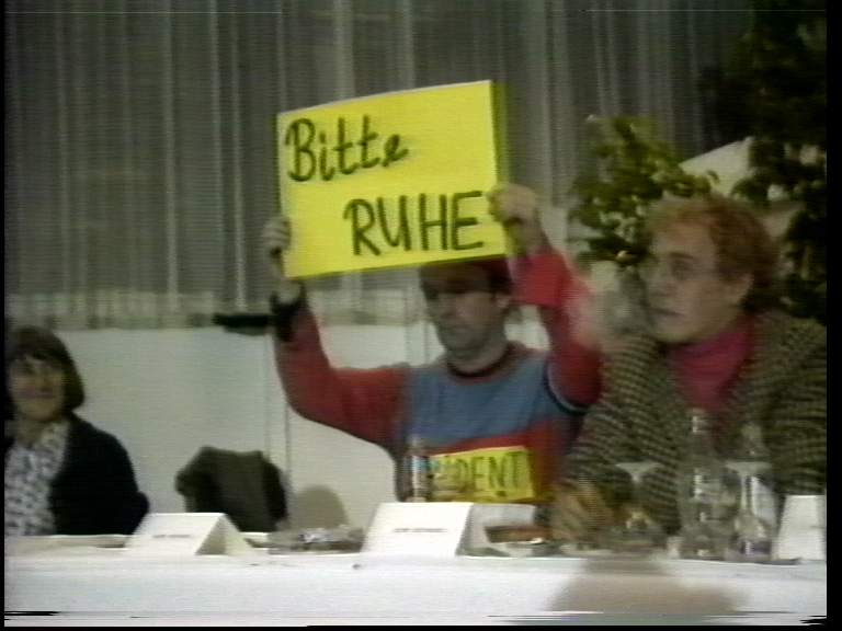 Medienwerkstatt Freiburg, Videostill, EIN NEUER OBERBÜRGERMEISTER FÜR FREIBURG, 1982, Courtesy Medienwerkstatt Freiburg e.V.