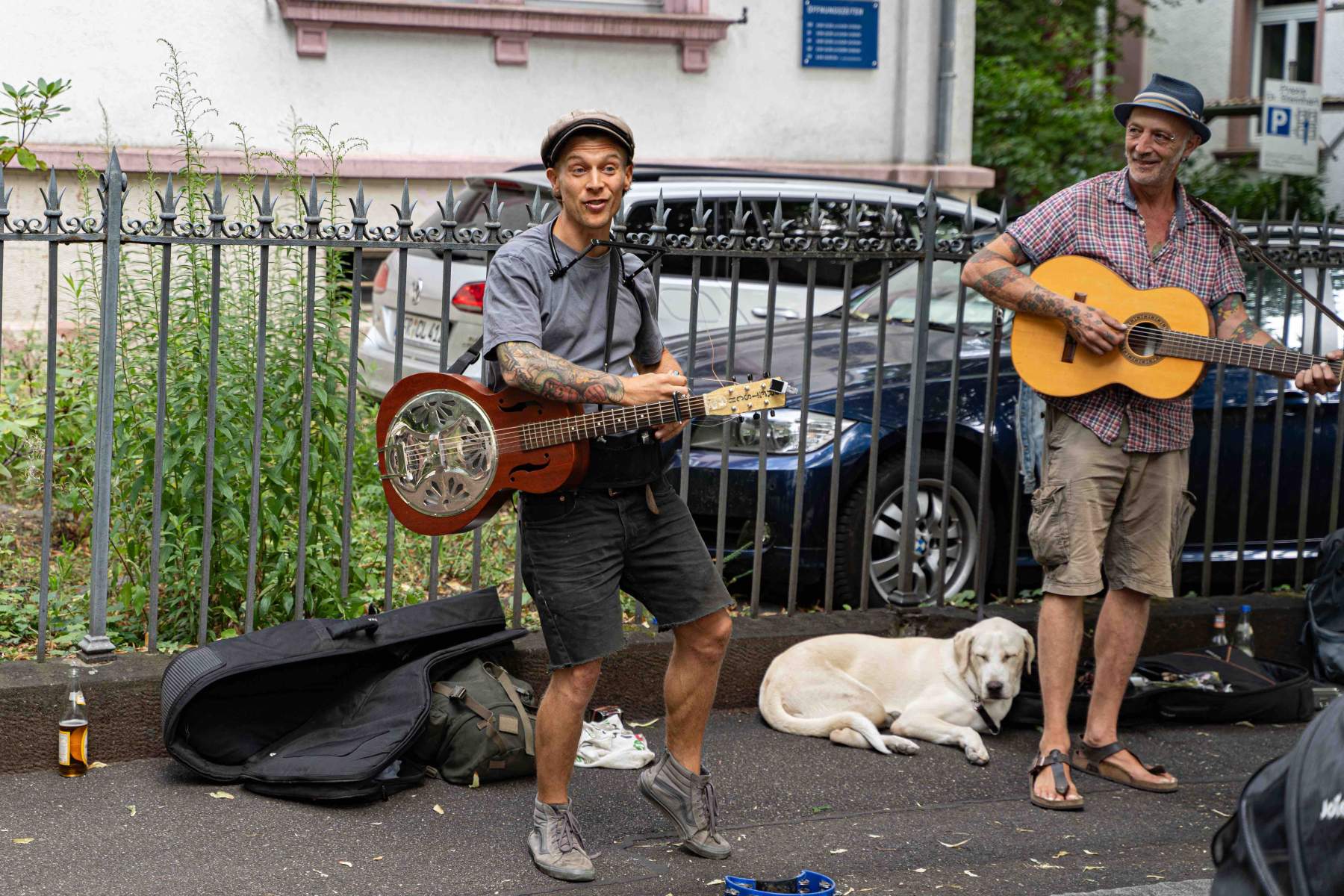 Musik von Freiburger Straßenmusiker*innen.
Foto: Sévérine Kpoti, © Biennale für Freiburg 2