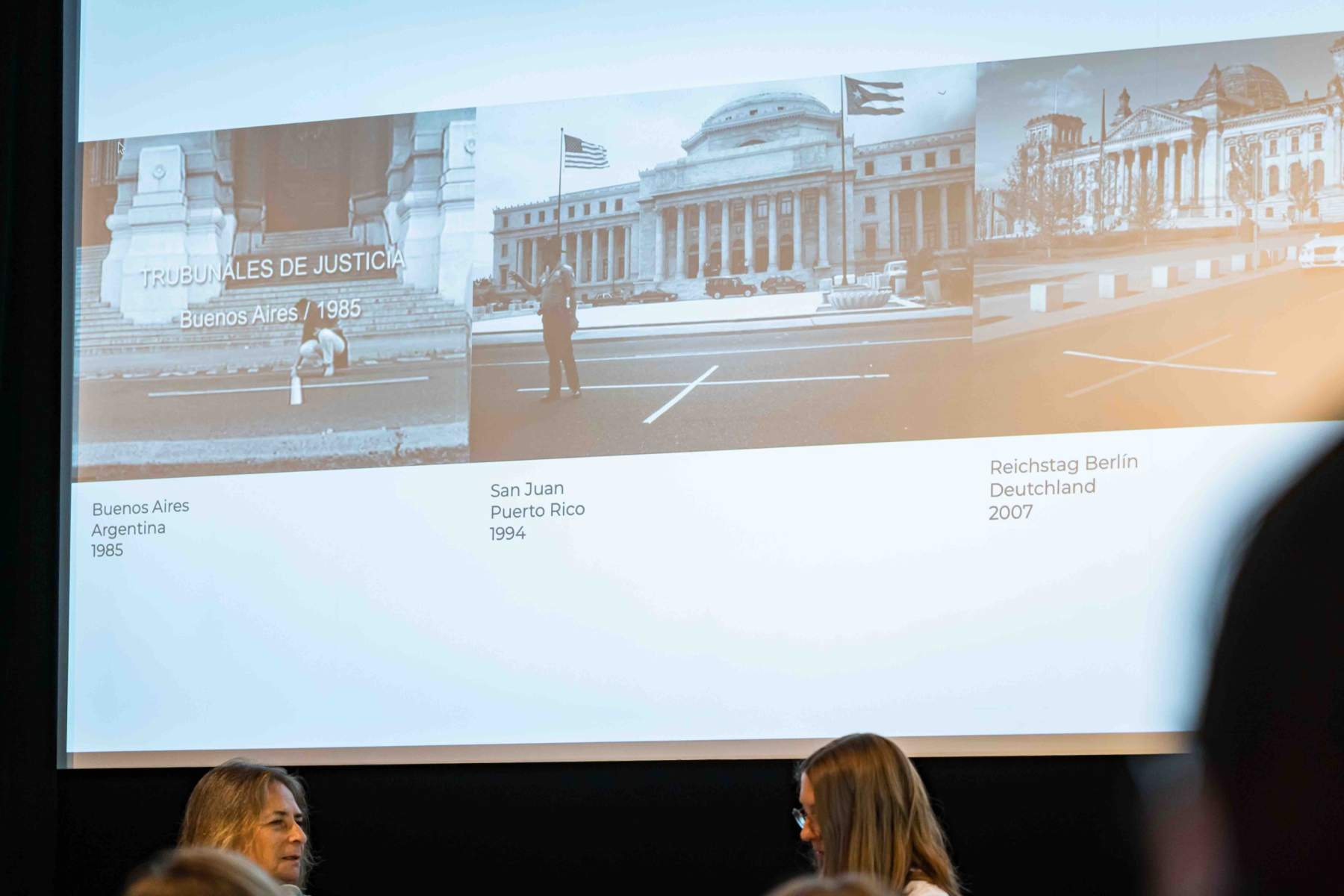 Alejandra Coz Rosenfeld im Gespräch mit Paula Kommoss.
Foto: Sévérine Kpoti, © Biennale für Freiburg 2